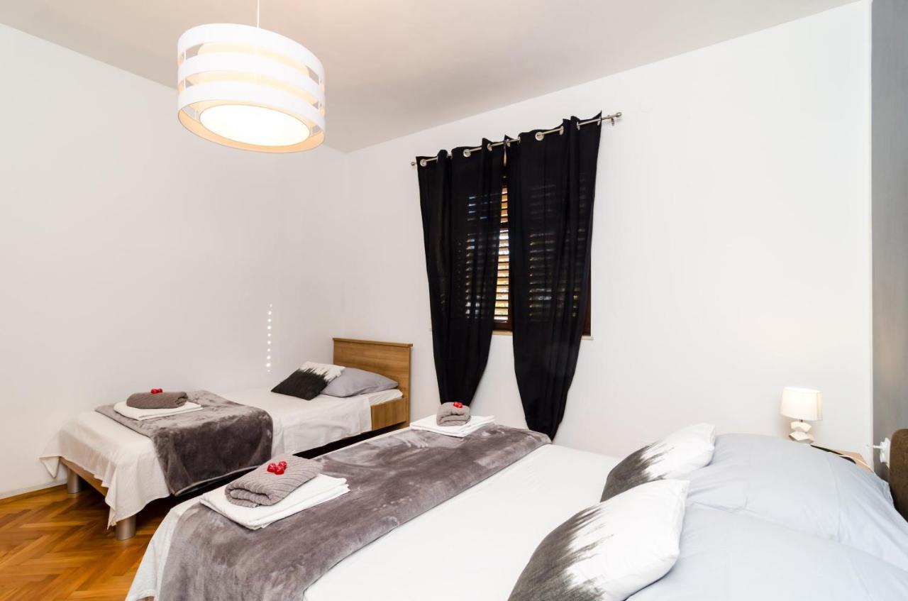 Apartment Eulalija ดูบรอฟนิก ภายนอก รูปภาพ